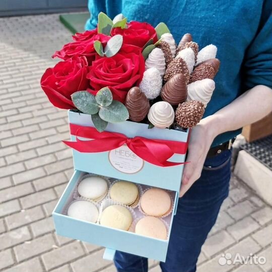 Съедобные букеты из клубники