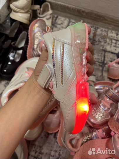 Кроссовки для девочек