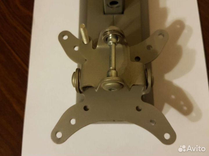 Кронштейн для телевизора на стену