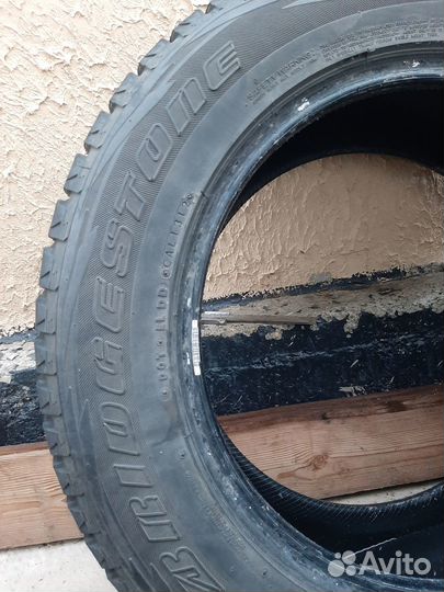 Bridgestone Blizzak DM-V1 235/60 R17 102R