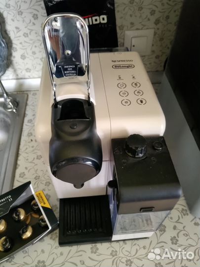 Капсульная кофемашина Delonghi Nespresso EN520