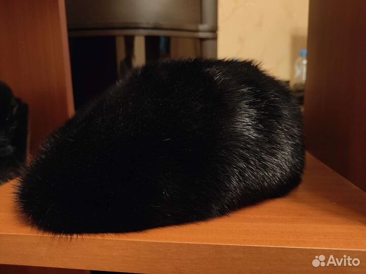 Натуральные меховые шапки мужские и женская. Норка