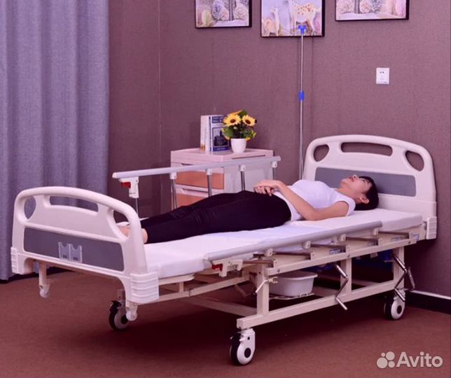 Медицинская кровать для лежачих больных с винтовым