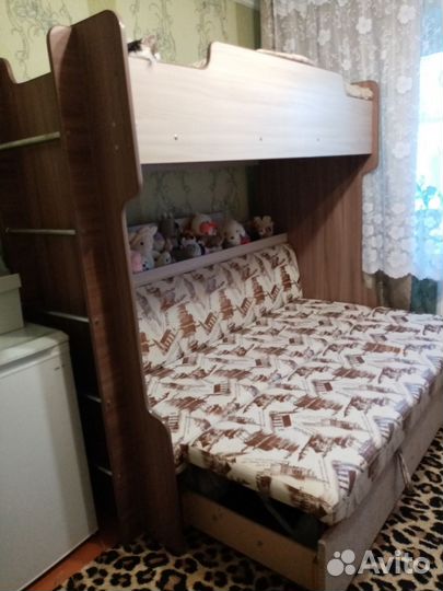 Кровать двухьярусная