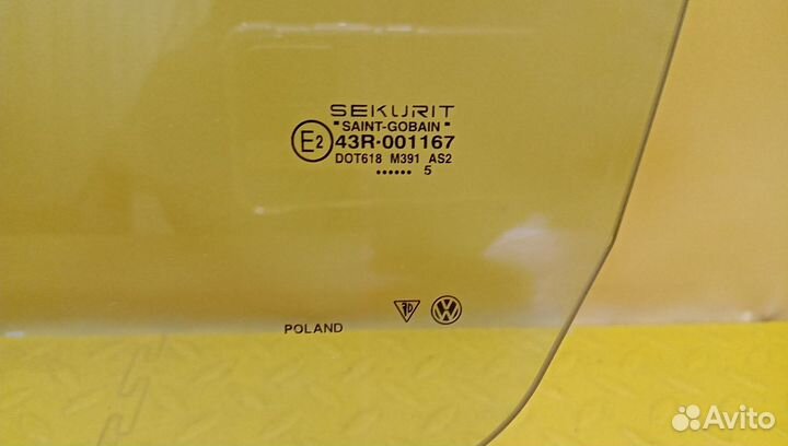 Стекло двери передней левой Touareg I