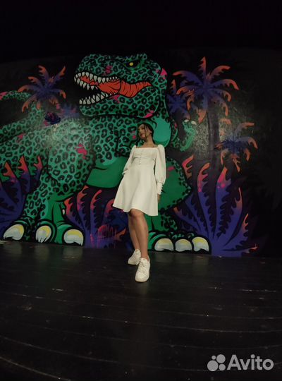 Платье белое короткое