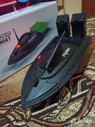 Прикормочный кораблик для рыбалки