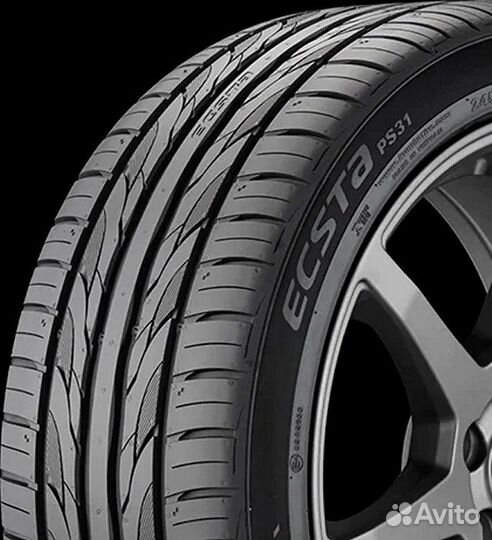 Kumho Ecsta PS31 235/45 R18 98W