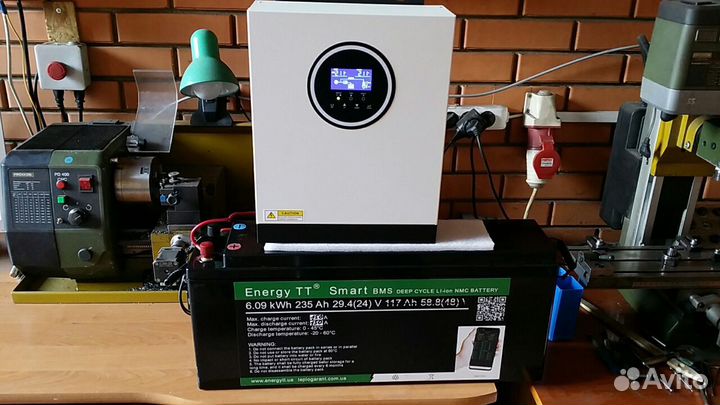 Солнечный инвертор 3 кВт гибридный с подмесом