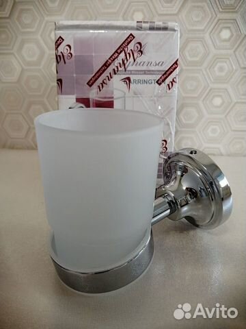 Подвесной стакан для ванной