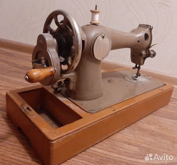 Продам Старую Швейную Машинку