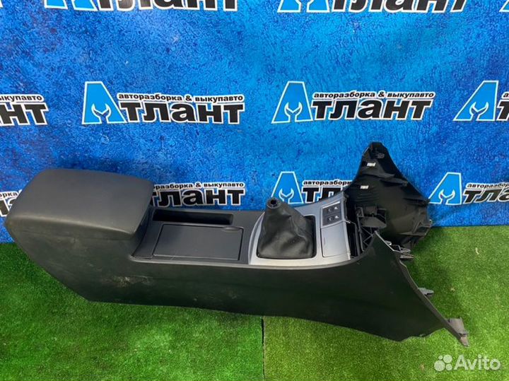 Подлокотник Mazda 3 BL Z6 2011