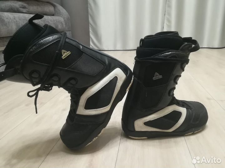 Продам сноубордические ботинки