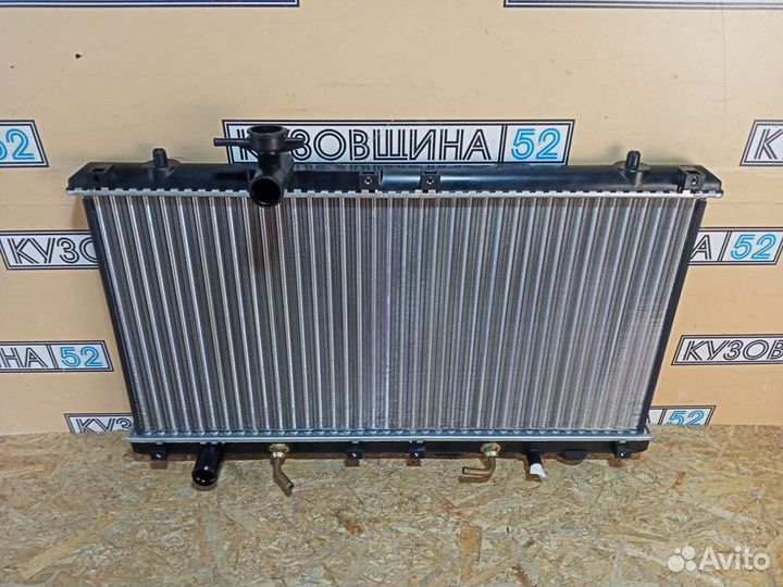 Радиатор охлаждения Suzuki Liana (01-04г) ат