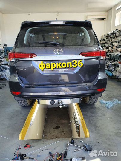 Фаркоп на Toyota Fortuner