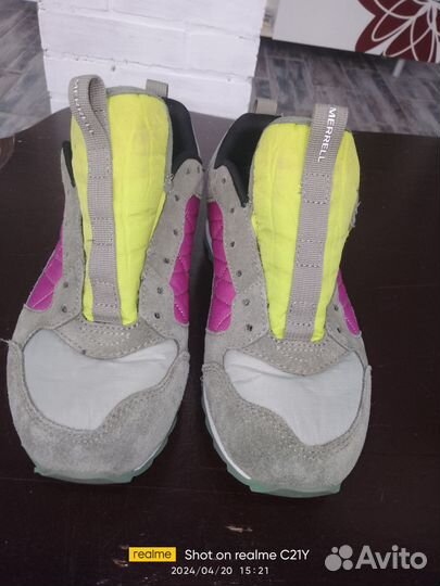 Кроссовки женские