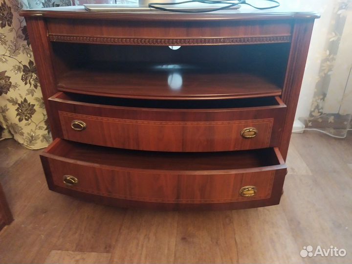 Тумба под телевизор