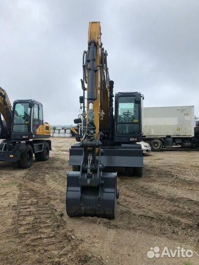 Колёсный экскаватор XCMG XE150WD, 2023