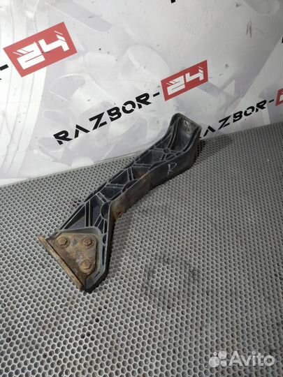 Кронштейн крепления бампера правый MAN TGX 2008