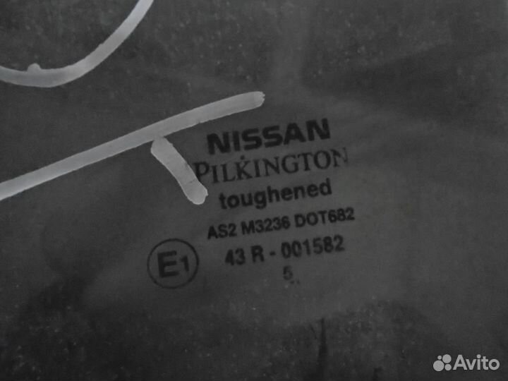 Стекло двери задней левой Nissan Almera N16 2000