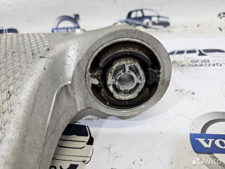 Рычаг задний левый нижний Jaguar XE X760