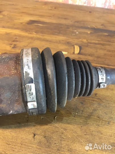 Привод передний левый Bmw X5 E70 N52B30 AF 2008