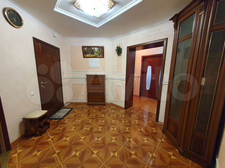 3-к. квартира, 92,8 м², 3/9 эт.