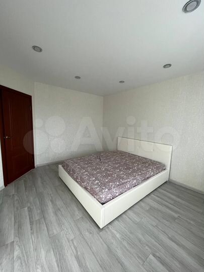 4-к. квартира, 90 м², 12/17 эт.