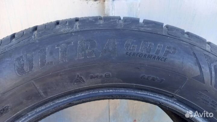 Goodyear UltraGrip Performance 215/65 R17 99V