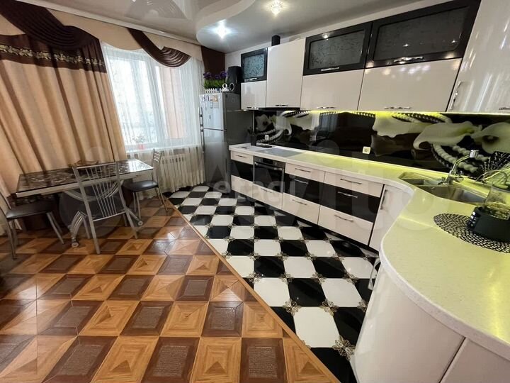 3-к. квартира, 67 м², 2/10 эт.