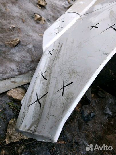 Крыло Mercedes sprinter