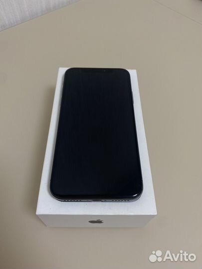 iPhone X, 256 ГБ