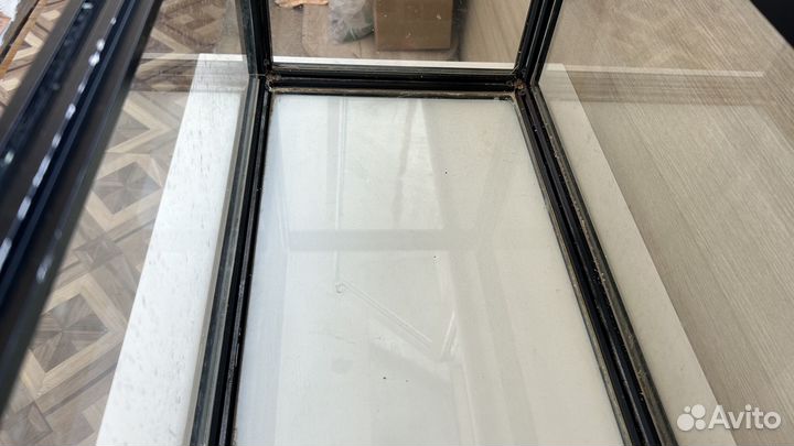 Вольер стеклянный