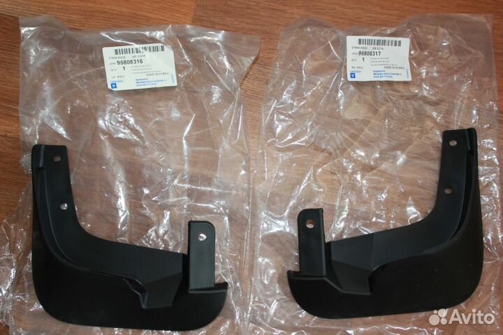 Брызговик передний Chevrolet Aveo T250 T255