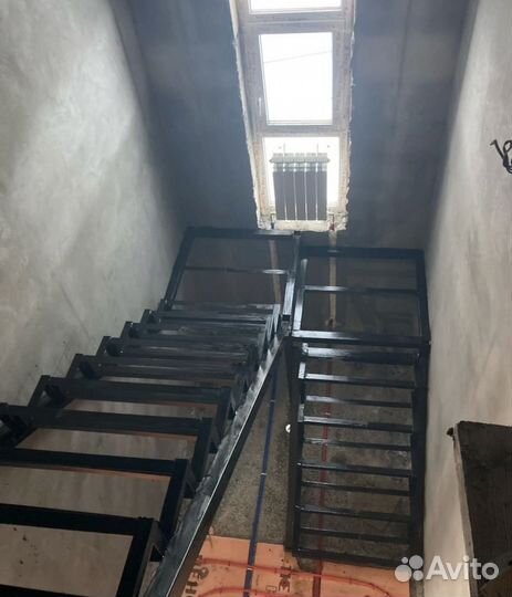 Лестница на металлокаркасе. Изготовление