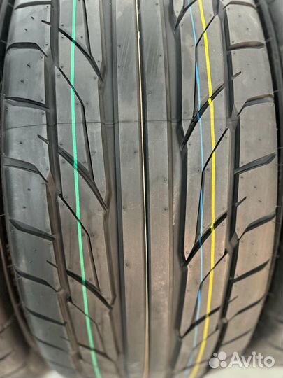 Nitto NT555 G2 275/30 R19 и 245/35 R19 96Y