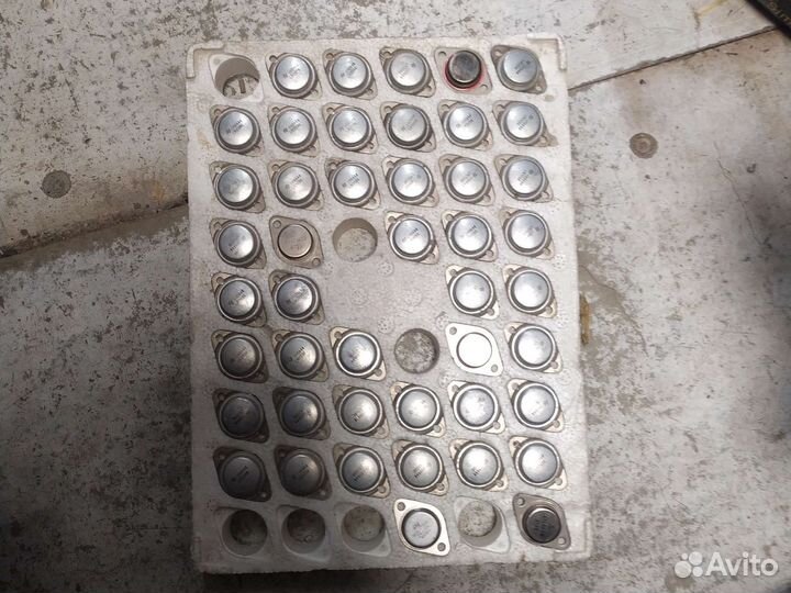 Понижающие трансформаторы разные, радиодетали