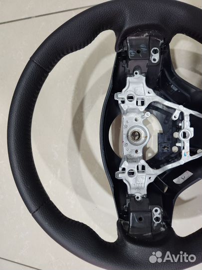 Руль кожа Toyota Auris 2014г NZE181 в Хабаровске