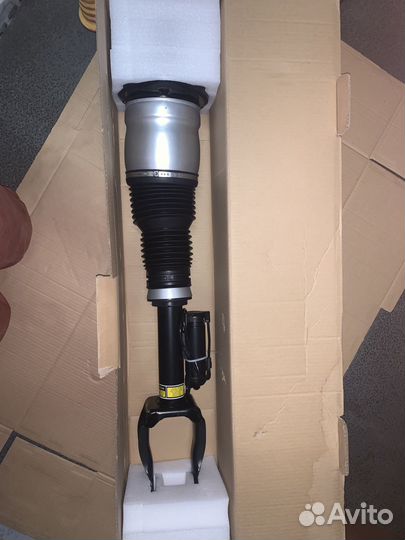 Пневмостойка передня правая Mercedes W166 X166