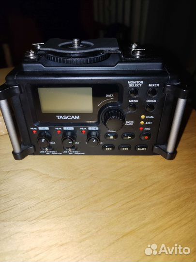 Рекордер tascam dr-60d