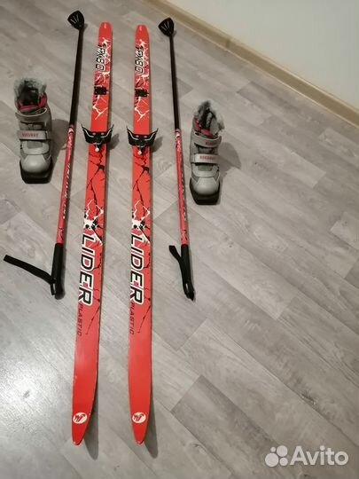 Беговые лыжи, палки, ботинки