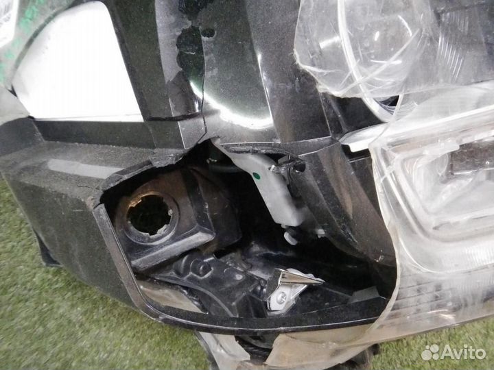 Фара правая Toyota Land Cruiser