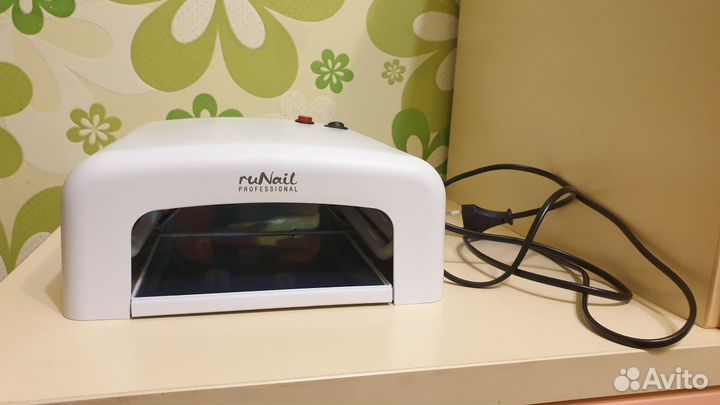 Лампа для маникюра ультрафиолетовая Runail