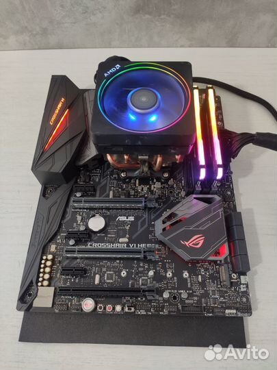 Комплект R7 2700X / crosshair VI / 16 GB Corsair