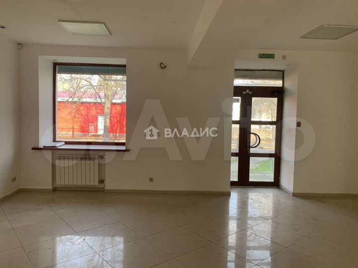 Сдам торговое помещение, 70 м²