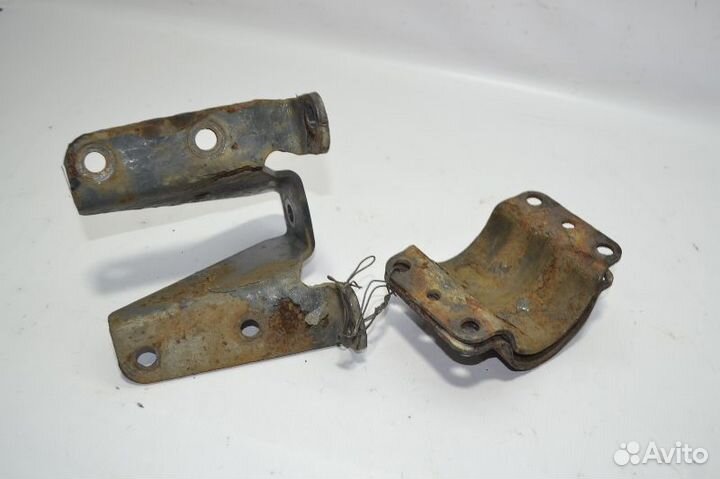 Кронштейн крыла ведущего моста, задний левый scani