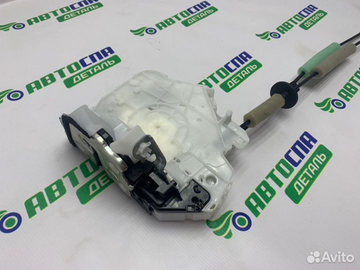 Замок двери задний правый Mazda 3Bp хетчбек 5D