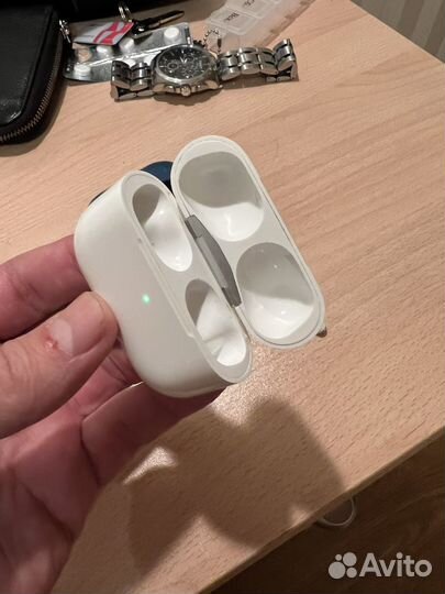 Беспроводные наушники apple airpods