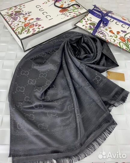 Палантин Gucci