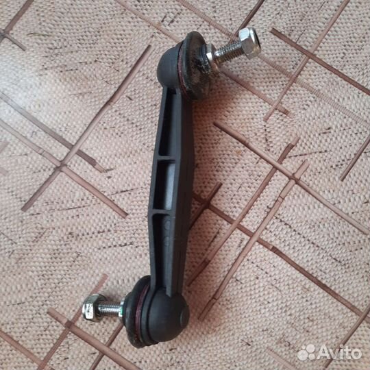 Тяга стабилизатора задняя